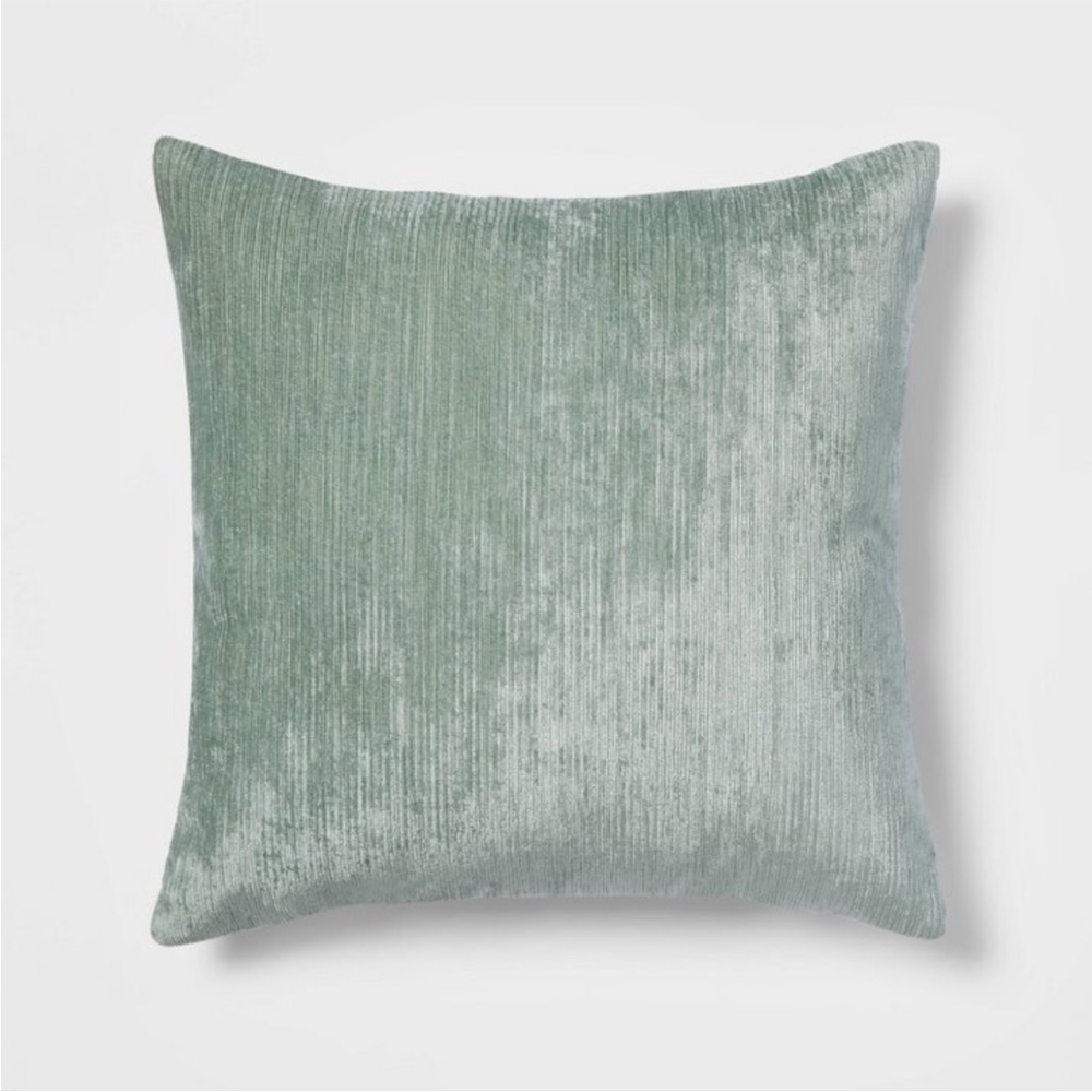 2!!!! THRESHOLD NWT oversized velvet ribbed textured throw pillow -green -24”